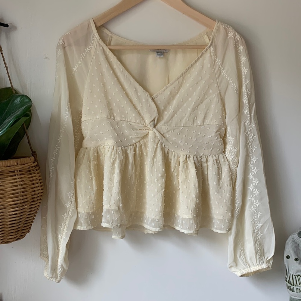 American Eagle Detailed Cream Blouse
